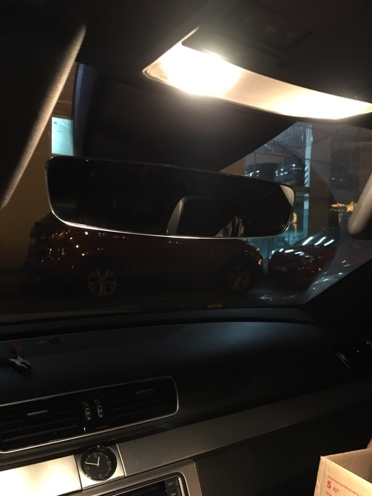 Салонне дзеркало passat b8 5