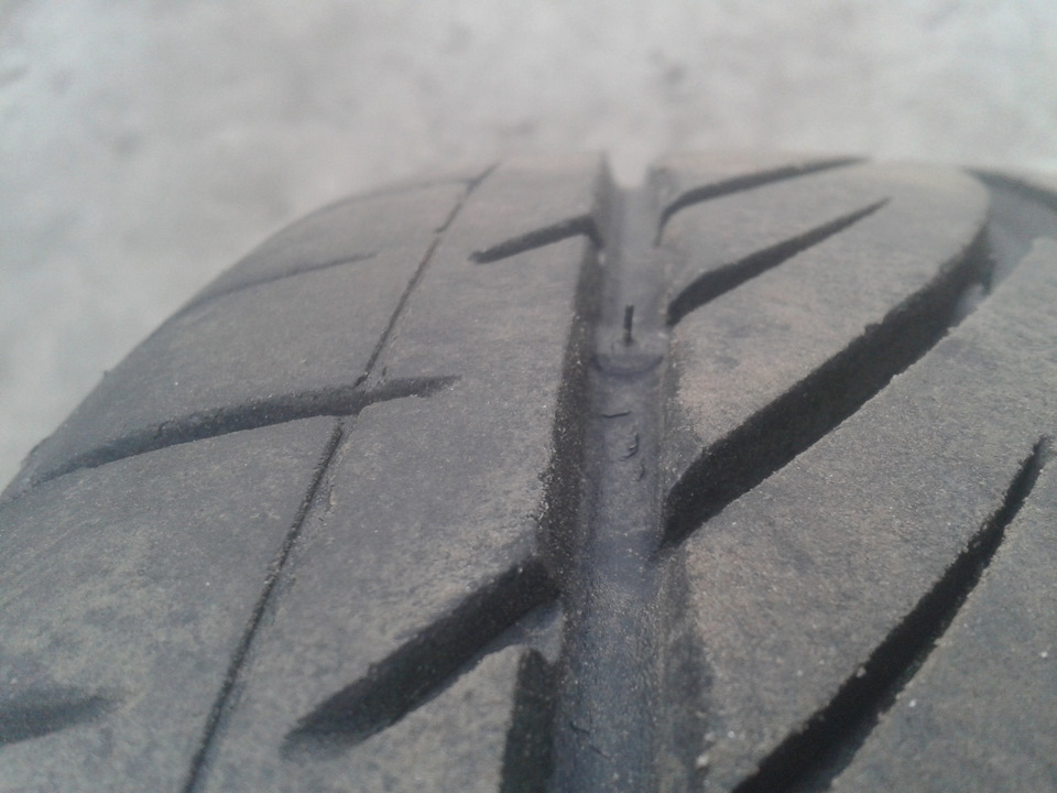 Кому Шини? 215/40 r16 3