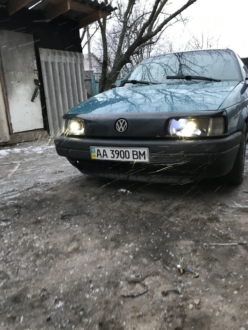 Продав я свої фари і зробив нові) на інших компонентах, цього разу в чорний, вигляд звичайно має 1