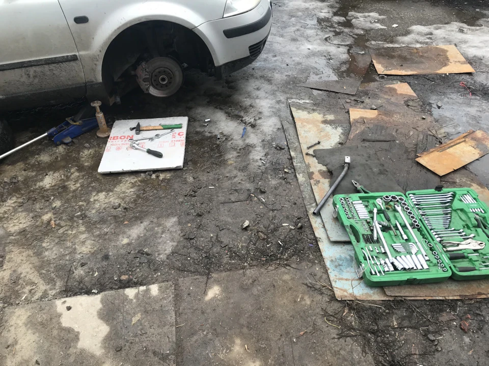 Заміна ступичного підшипника на коліні)