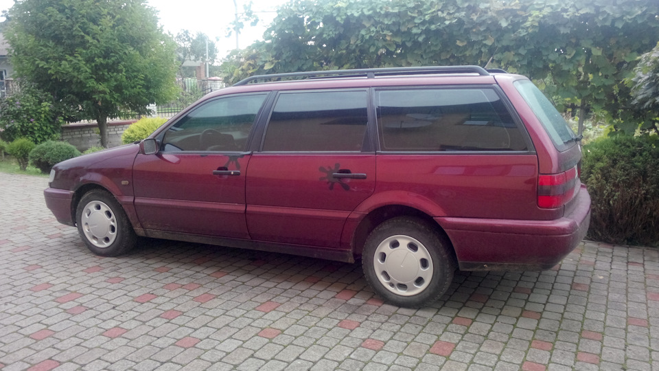 Заводські ковпаки на Passat B4 GL 3