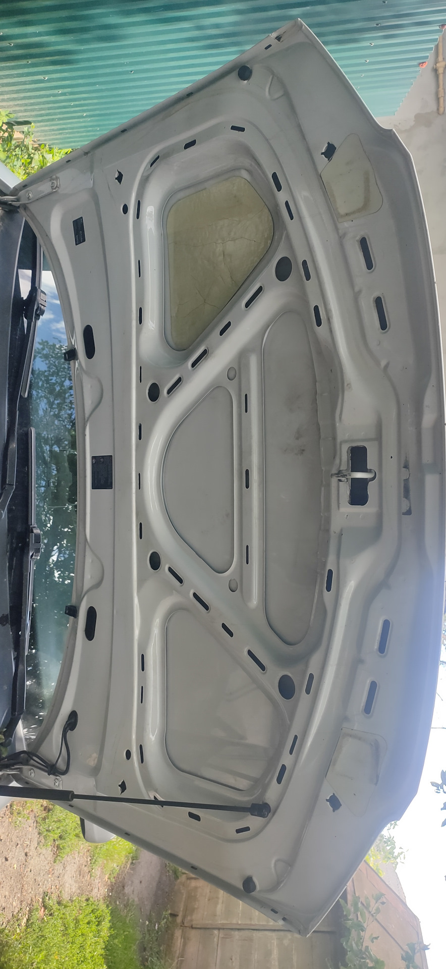 Шумоізоляція капота Passat b5+ 2