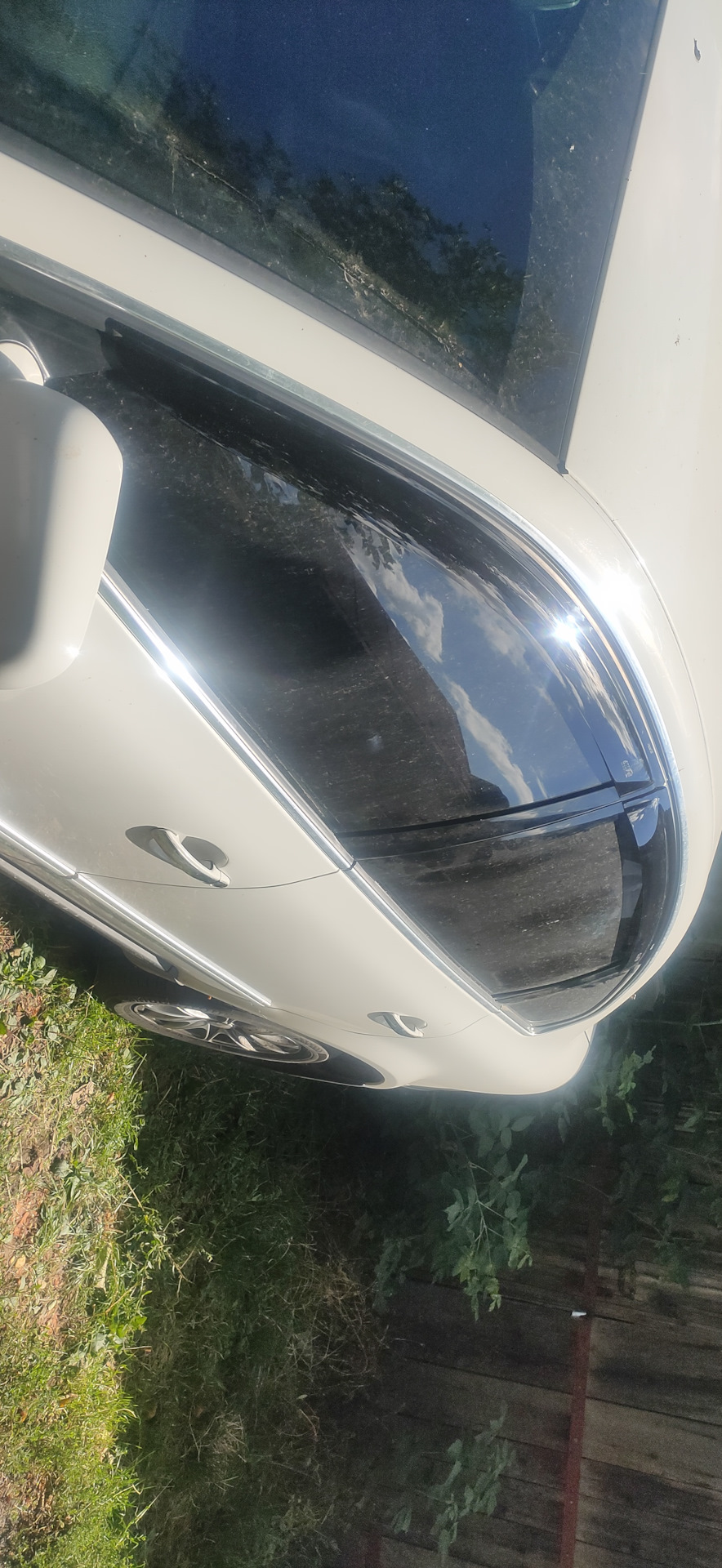 Скло лобове (дефлектор) Passat b5+ 4
