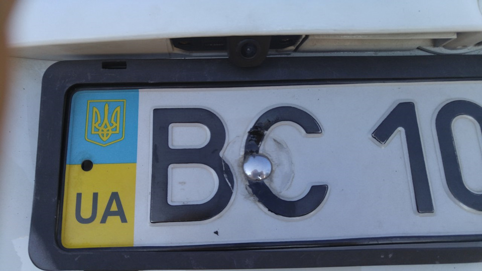Встановив камеру заднього виду 3