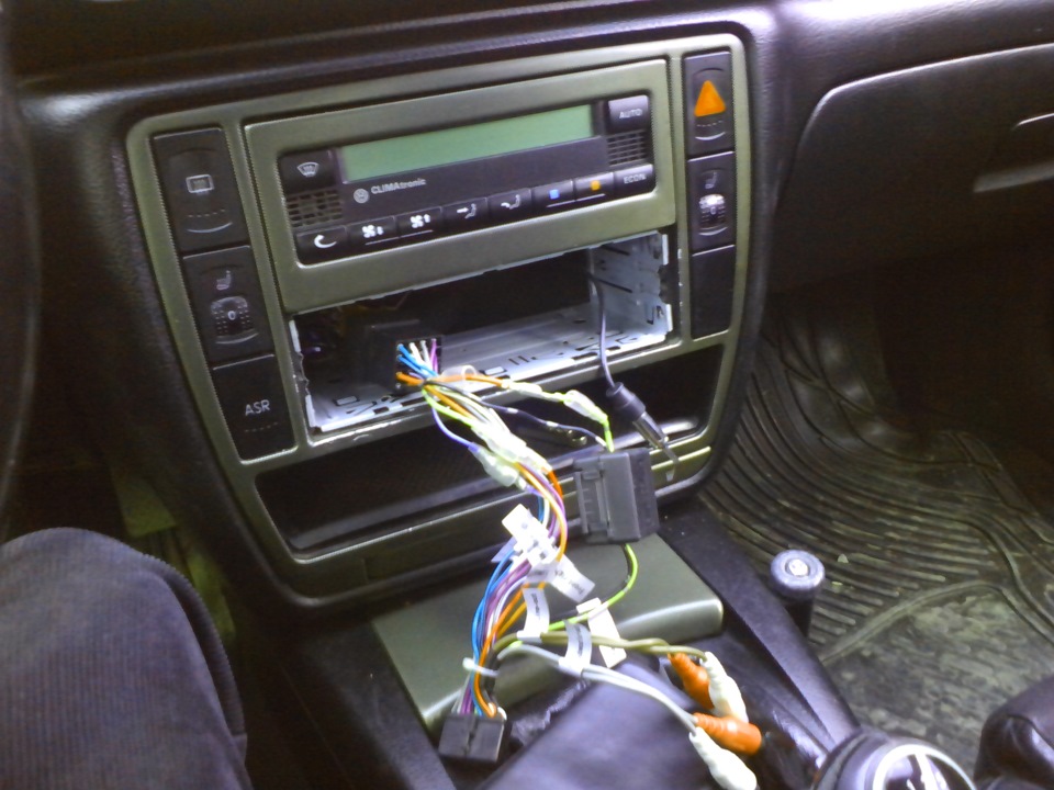 Нова магнітола Pioneer DVH-730AV 3