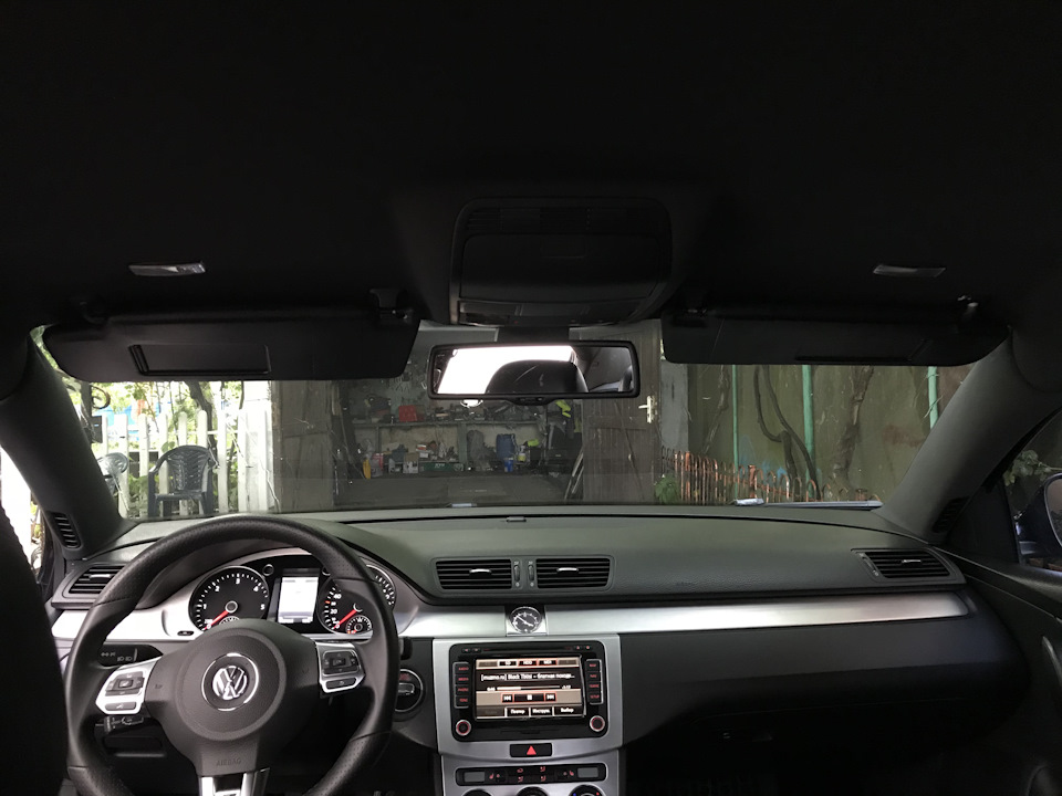 Чорна стеля за дешманом у passat b6 1