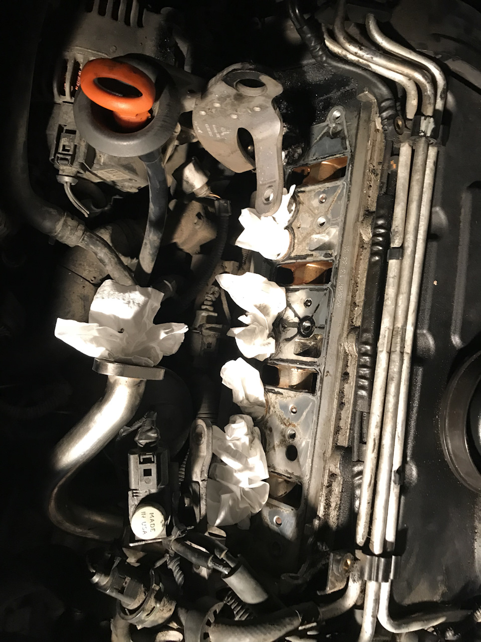 Вічна хвороба ВАГ! Заміна пластмасового колектора на алюміній 2.0 Tdi Bkp 3
