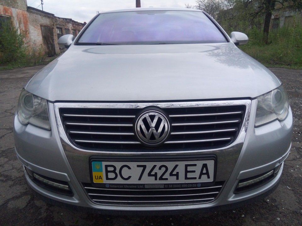 Нові ґрати без значка VW. 3