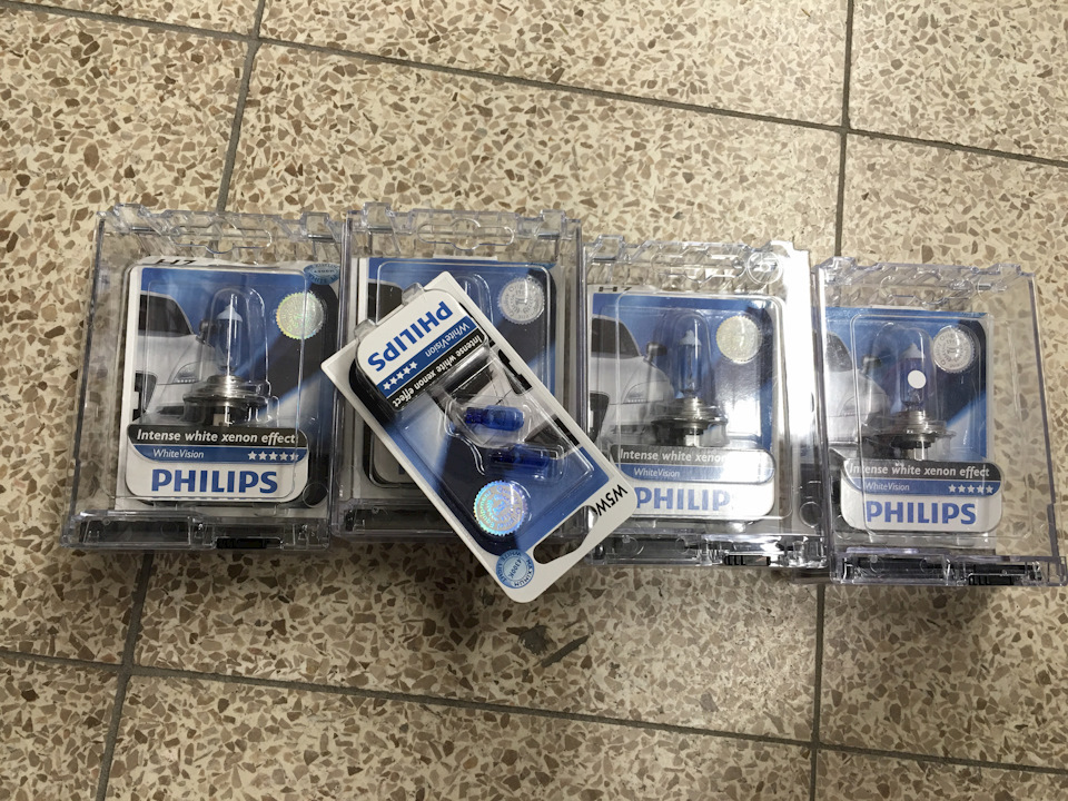 Нові лампи PHILIPS 1