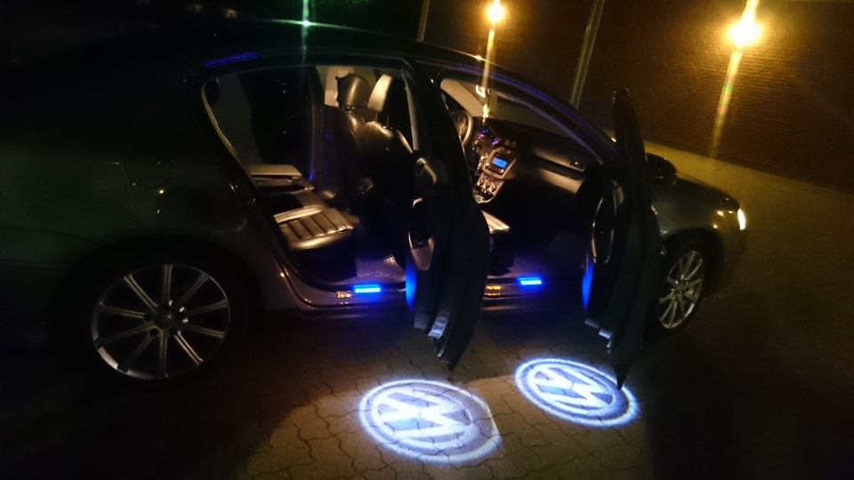 Встановлення підсвічування дверей та порогів Passat B6 5