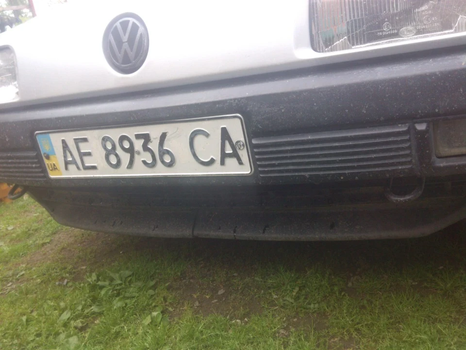 Бампер-(нижня губа)