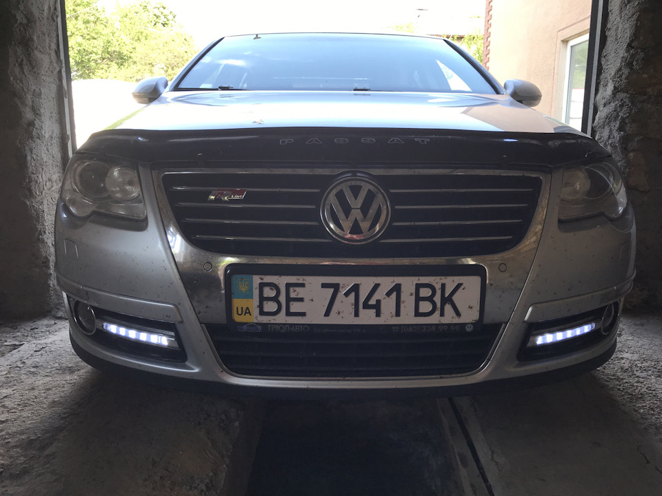 Нижні грати в хром passat b6 2