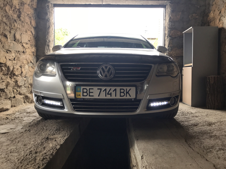 Нижні грати в хром passat b6 1
