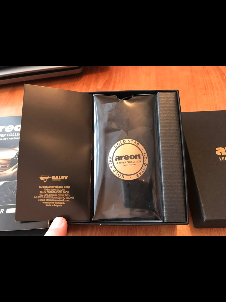 Освіжувач Areon Leather Collection Gold Star 4