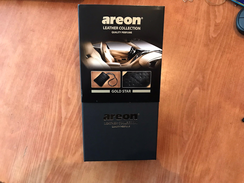 Освіжувач Areon Leather Collection Gold Star 2