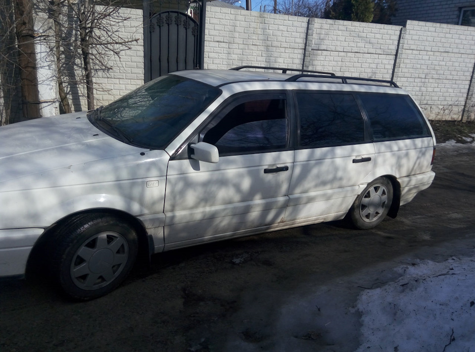 Занижений таз радує око або приниження Пасата 1