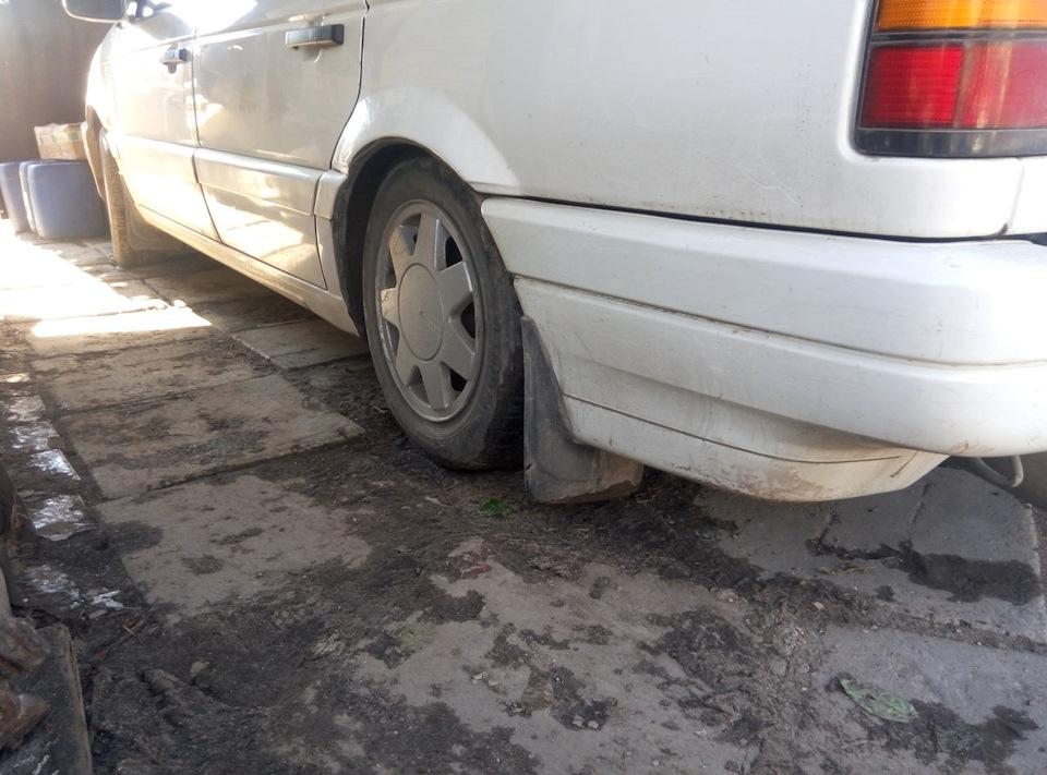 Занижений таз радує око або приниження Пасата 3