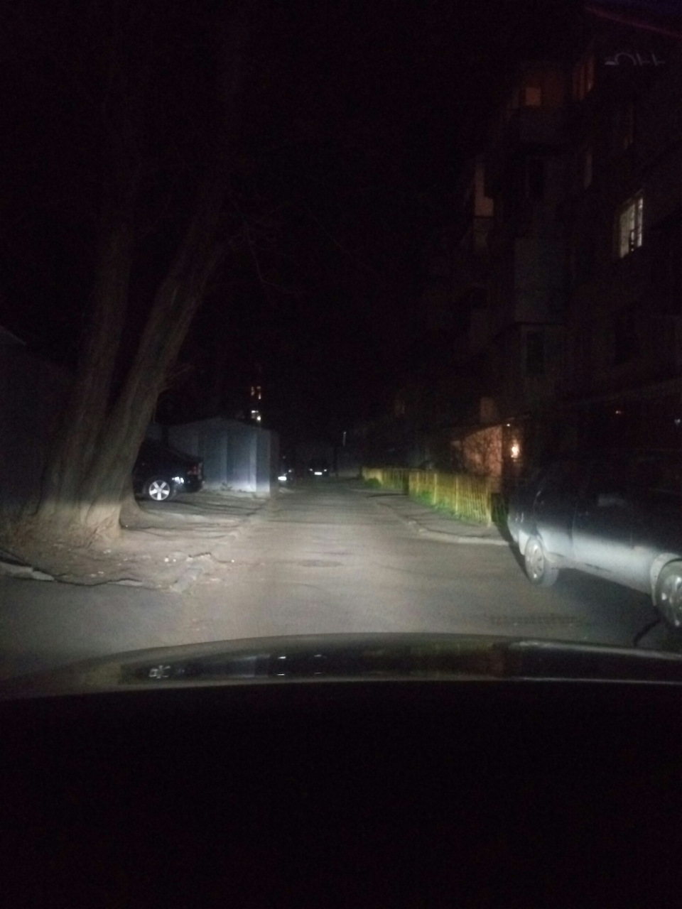 Заміна ламп ближнього світла 3