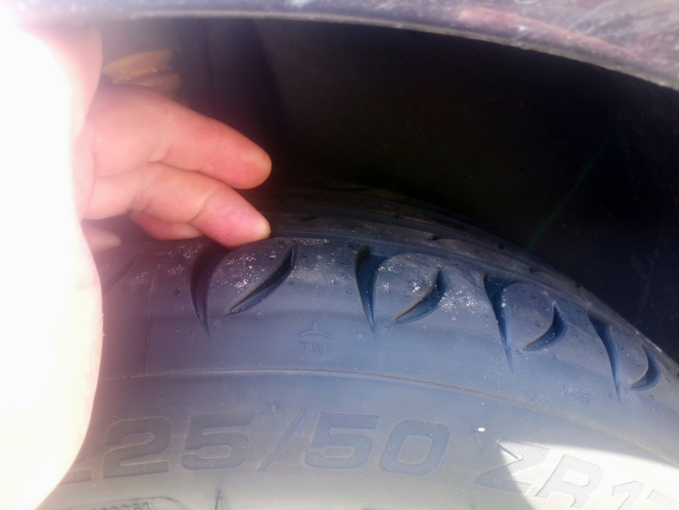 Замінив гуму 225/50r17 4