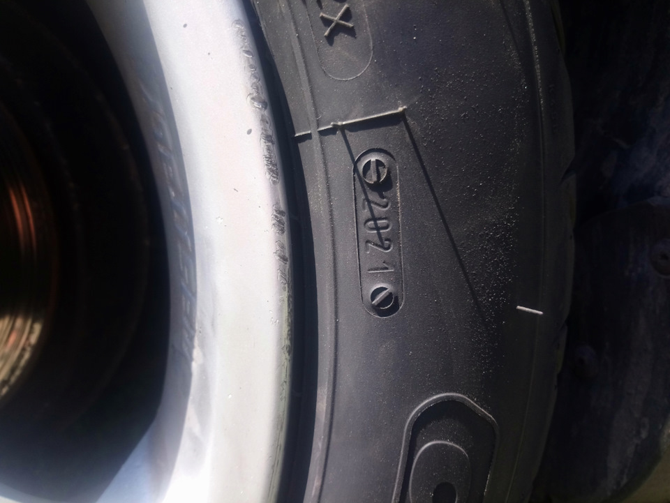 Замінив гуму 225/50r17 3
