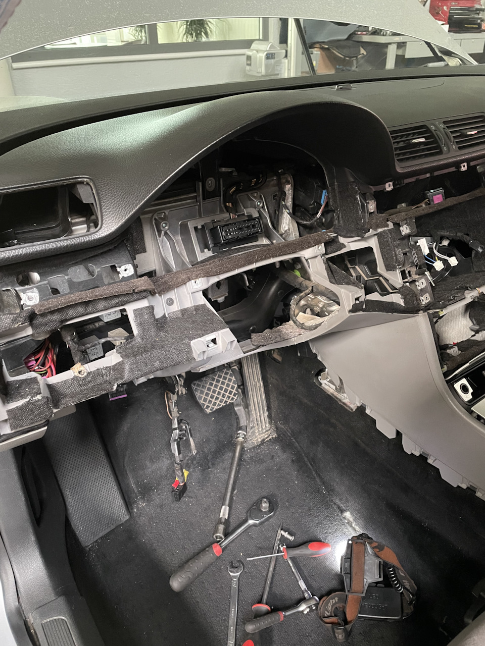 Зняття торпеди Passat b6 4