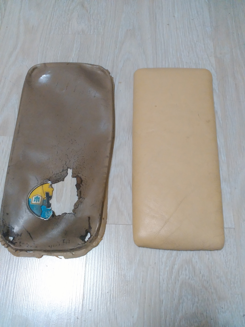Запис п'ятдесятий, шкіряно-підлокітний. 2