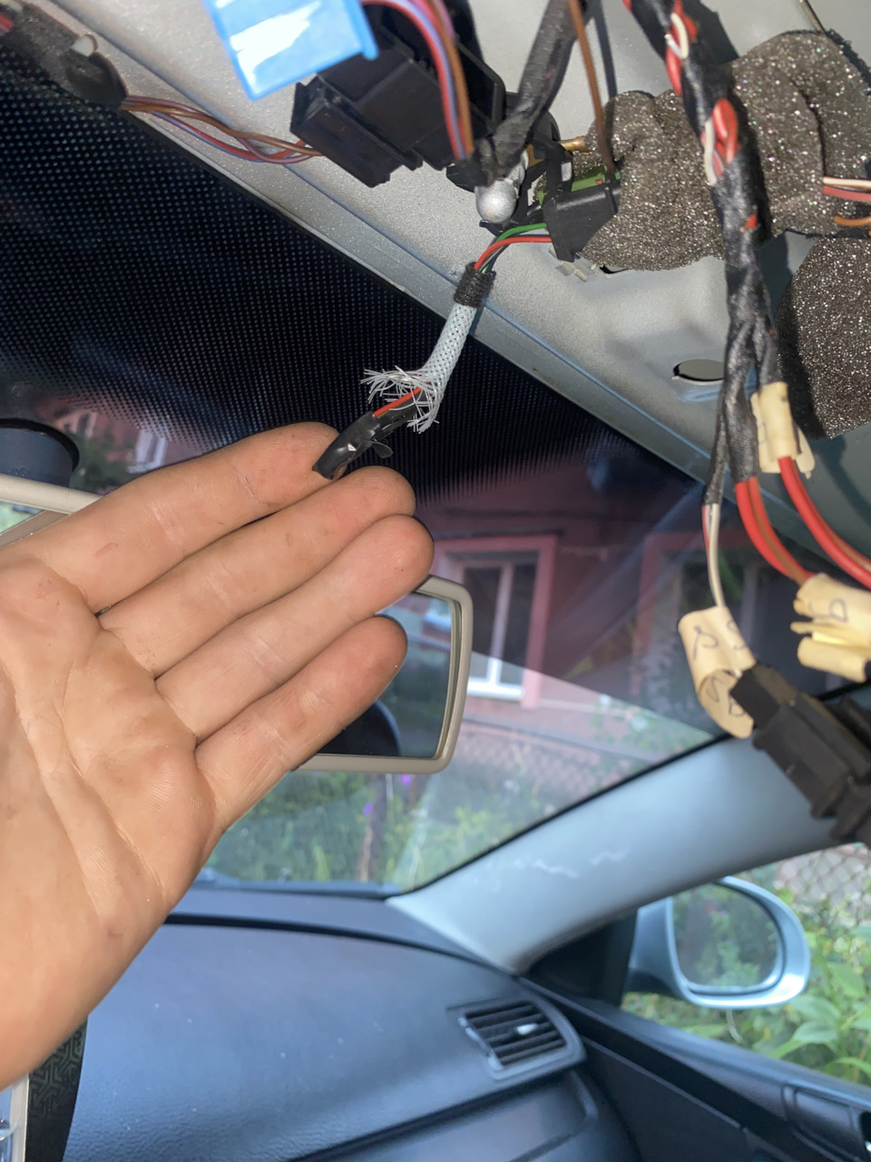 Потрібна допомога по електронній частині авто. 1