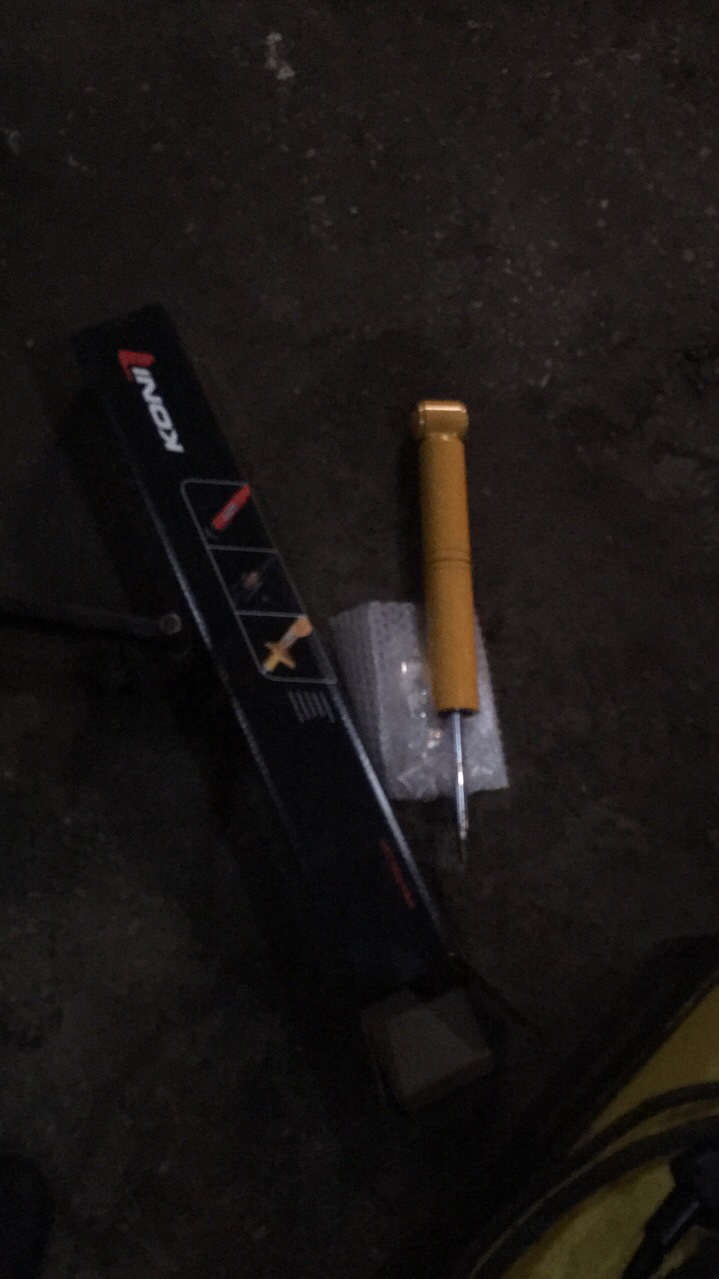 Задні амортизатори Koni sport 3