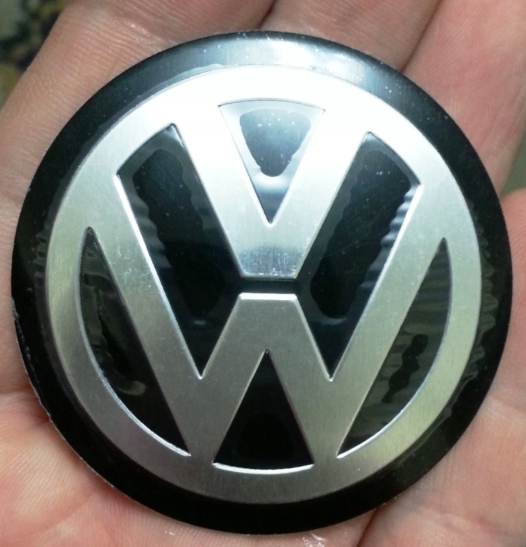 Заміна логотипу VW на кермі! 4