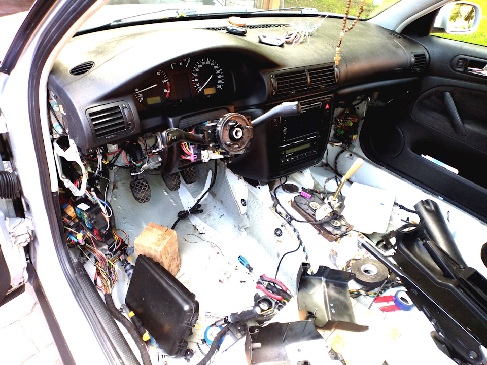 Ігри з проводкою та складання салону 4
