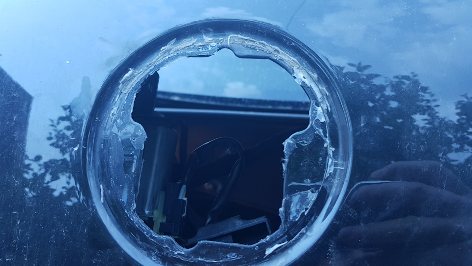 Вода у кришці багажника 2