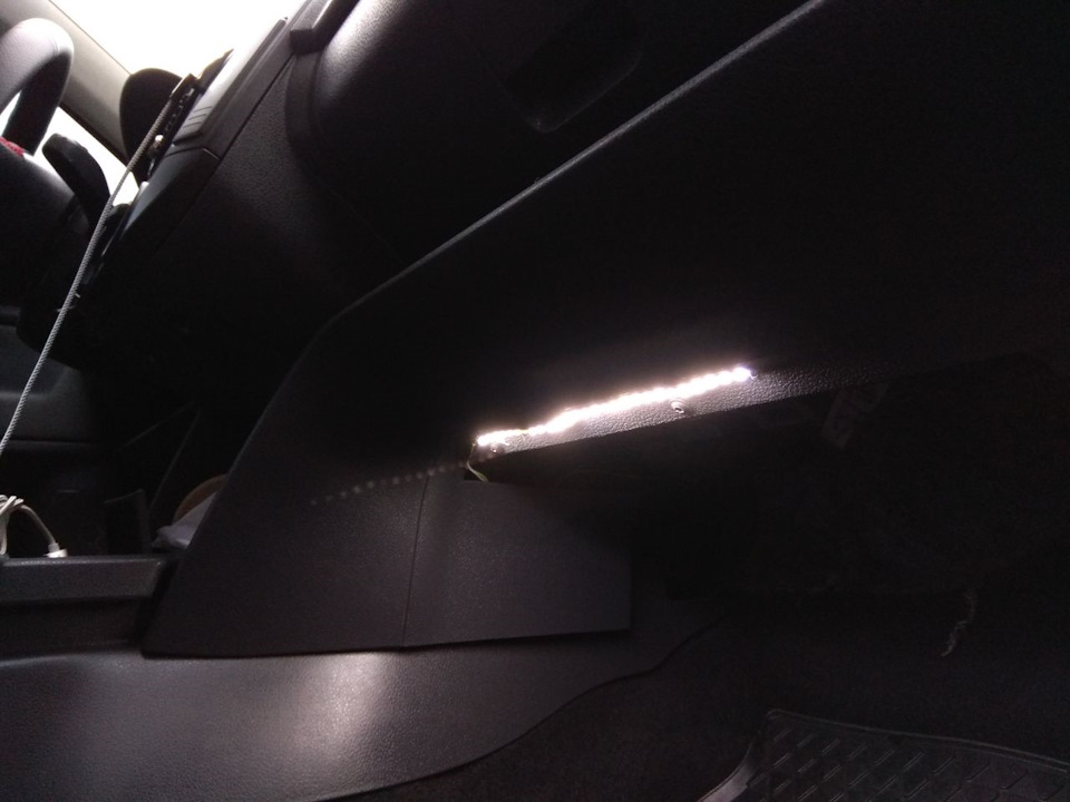 Світло в салоні та багажнику 4