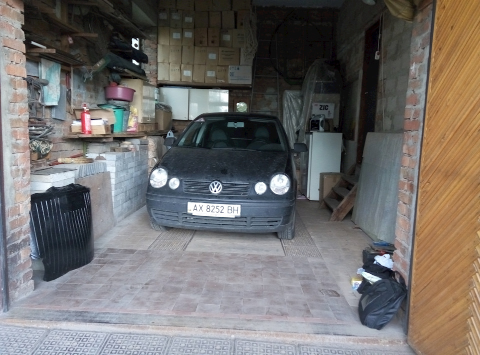 Заміна паливного фільтра VW Polo 9N (Mk4) 2