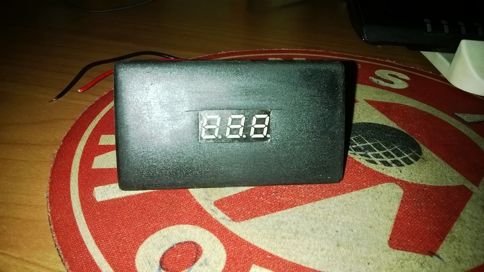 вольтметр у поло 5