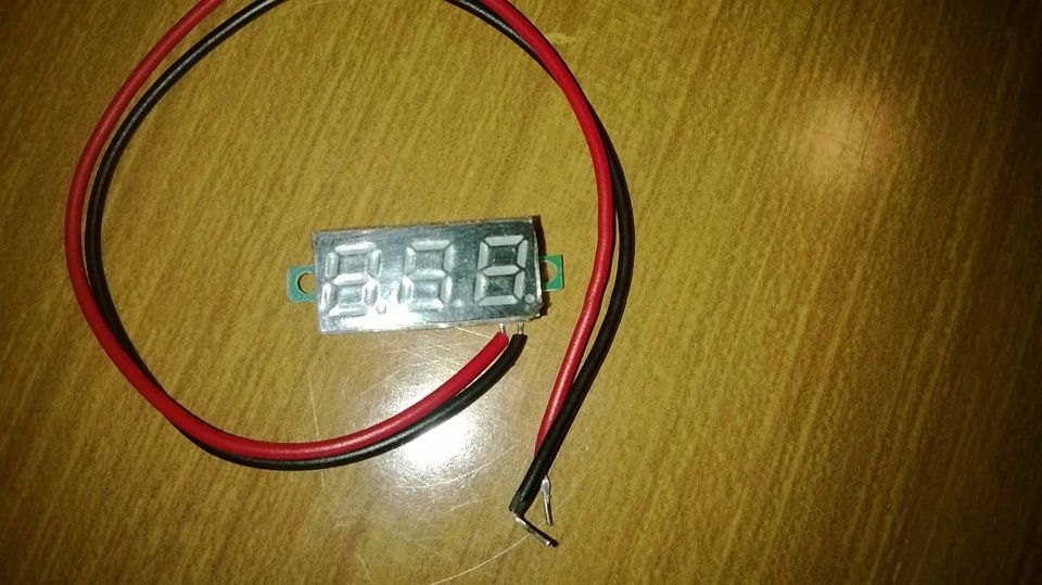 вольтметр у поло 2
