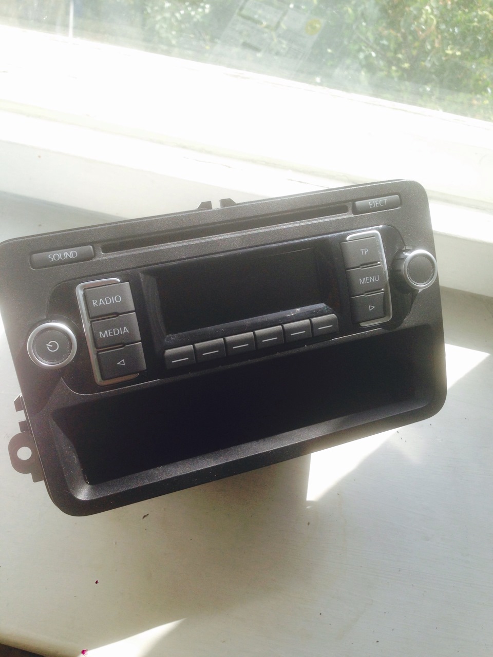 Продам штатну магнітолу vw RCD 210 1