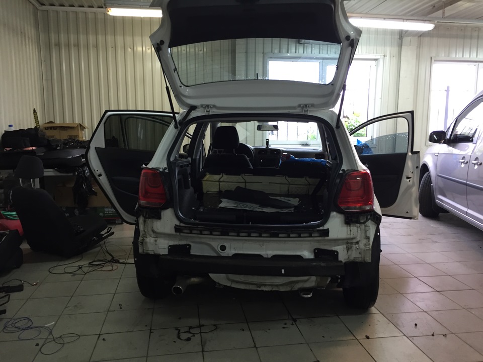 Встановлення бампера 6C Gti, камери, парктроніка 1