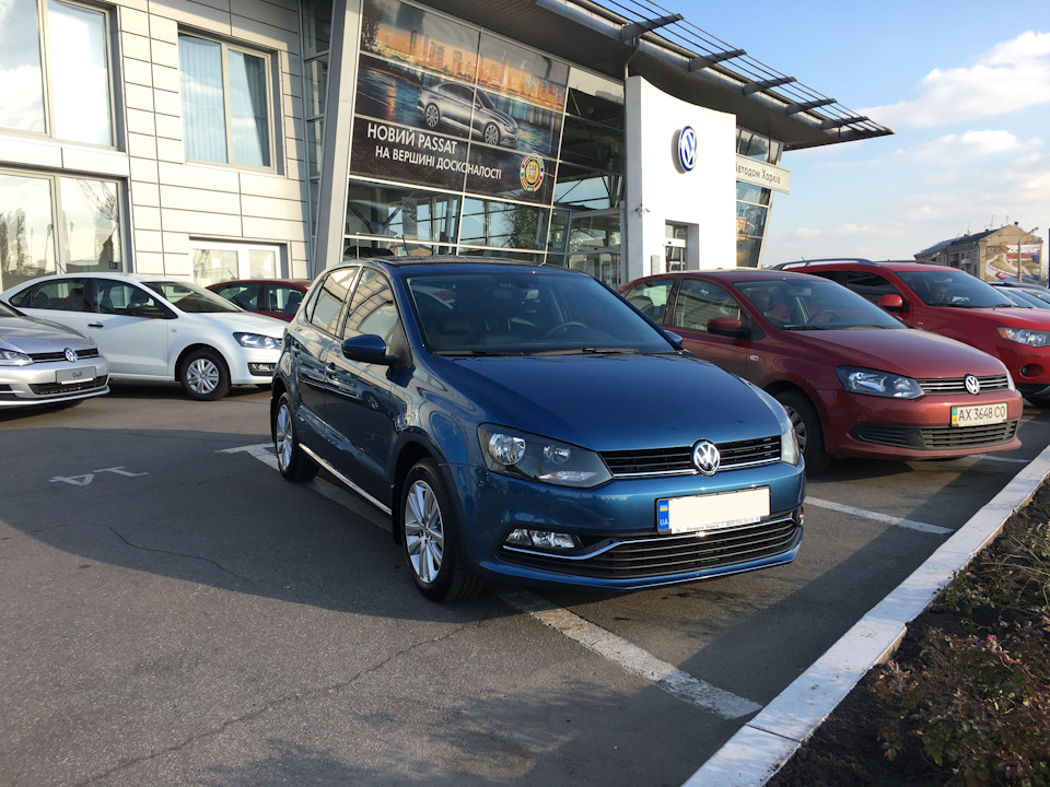 Рішітки радіатора, переднього бампера та ручки дверей від VW Polo Highline. 4