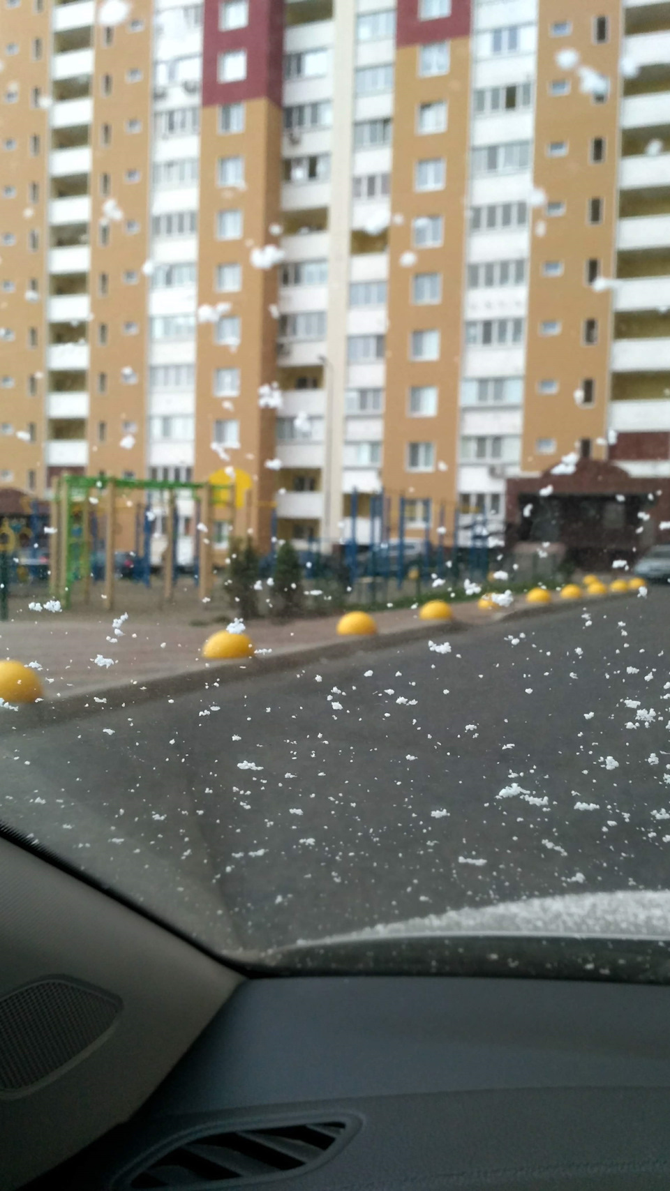 Перший сніг. Відгук про зимові капці. 2