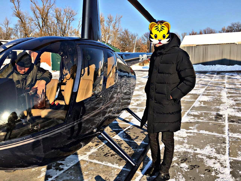 VW Polo привіз до Robinson R44 5