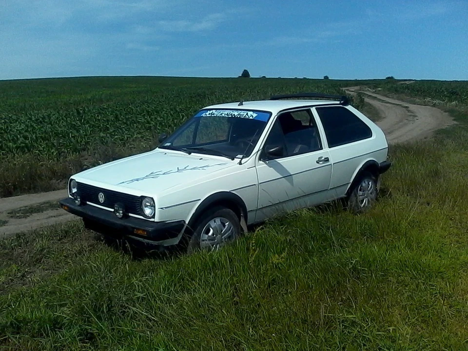 поле)))))