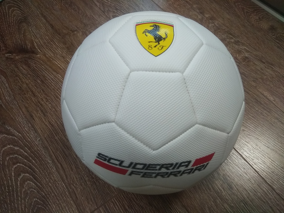 Футбольний м'яч Ferrari 1