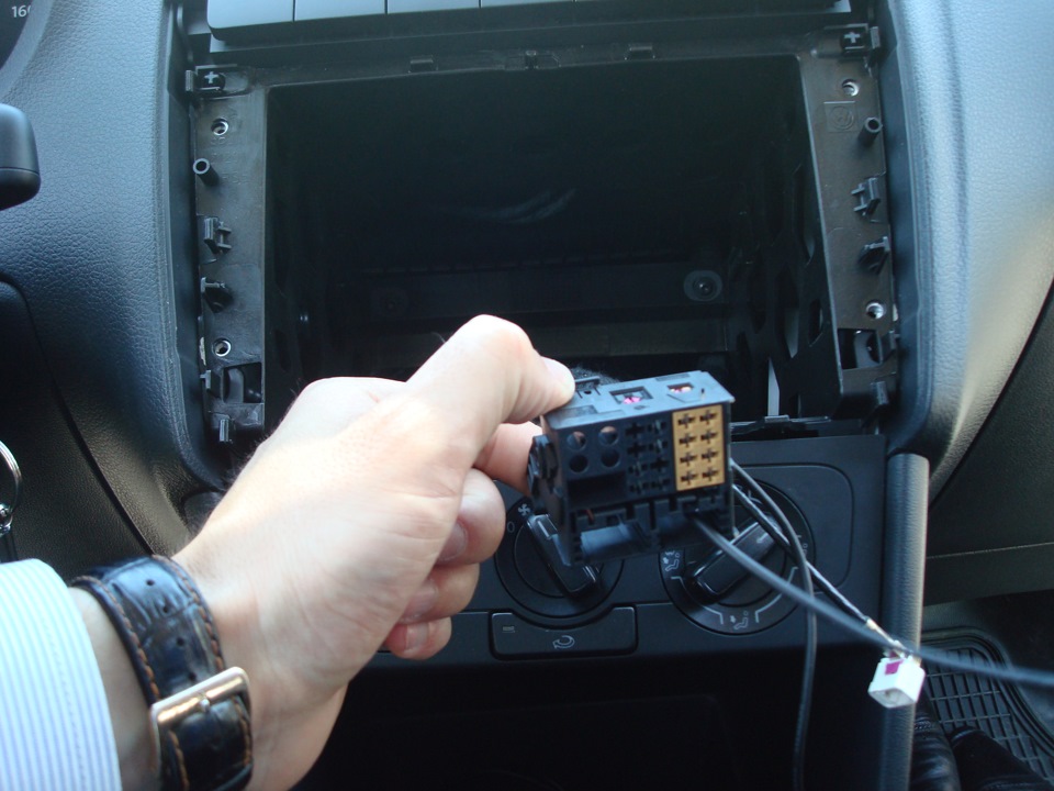 Магнітол RCD-310 і майже штатний AUX 3