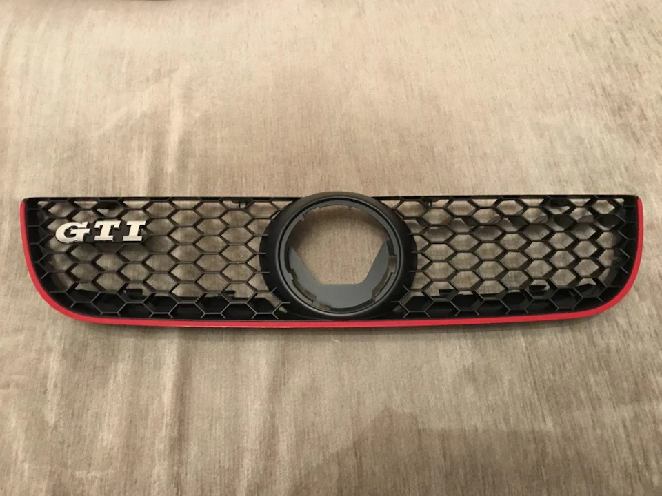 Грати GTI і як прибрати хром зі значка