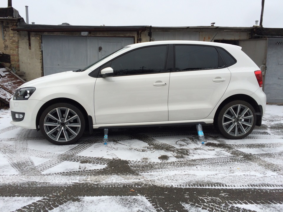 Накладки на пороги Polo GTI 5