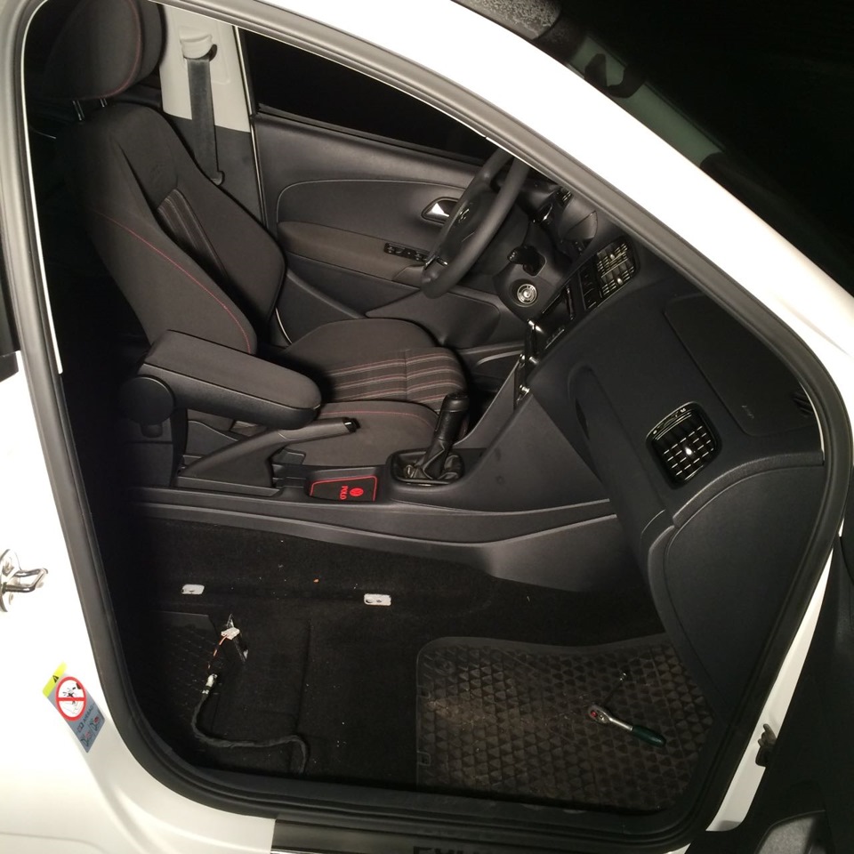 Салон Polo GTI 5