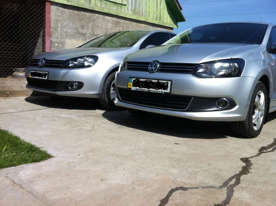 Polo Sedan vs Golf VI