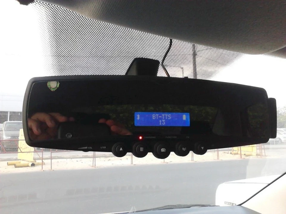 Bluetooth та камера заднього виду