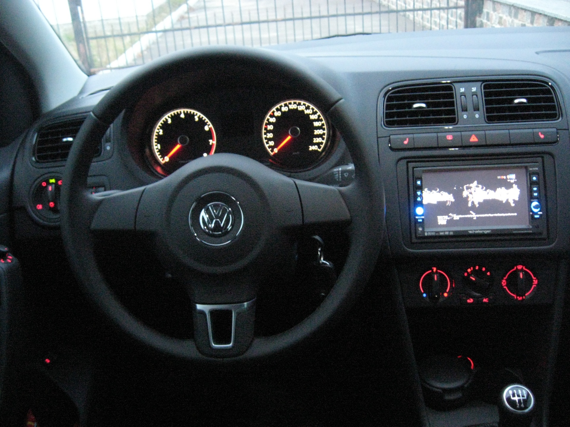 Мультимедіа в Polo Sedan 2