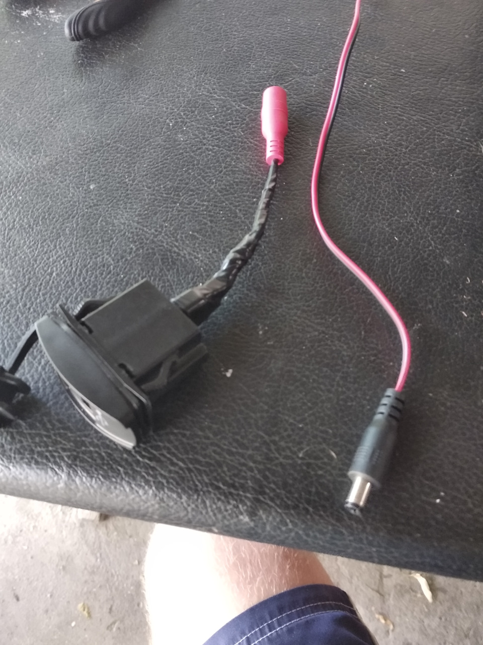 USB зарядка для пасажирів 4